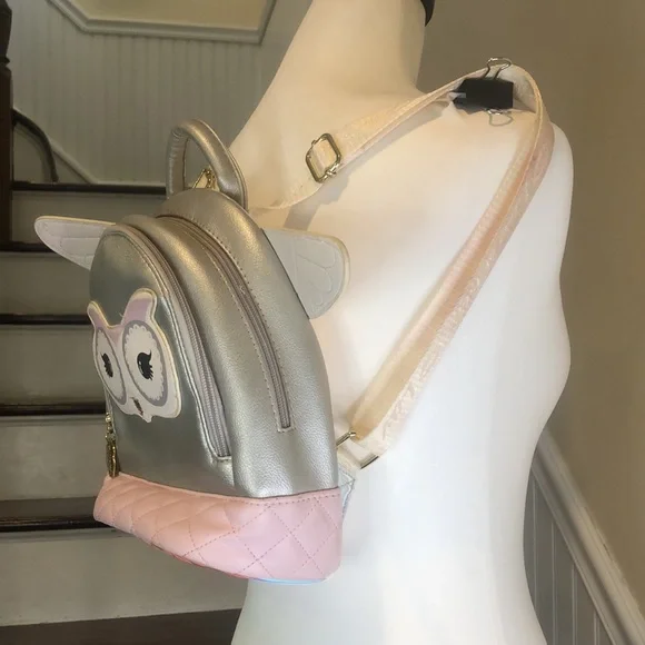 Kids Size BETSEY JOHNSON Luv Betsey Holographic Owl Backpack Adjustable Straps - Picture 9 of 17